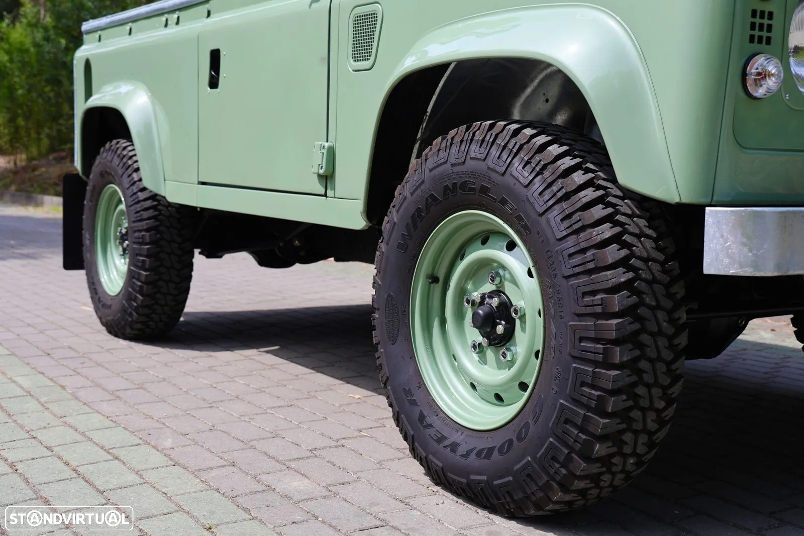 Land Rover Defender 90 2.5 Td5 Soft Top - 16