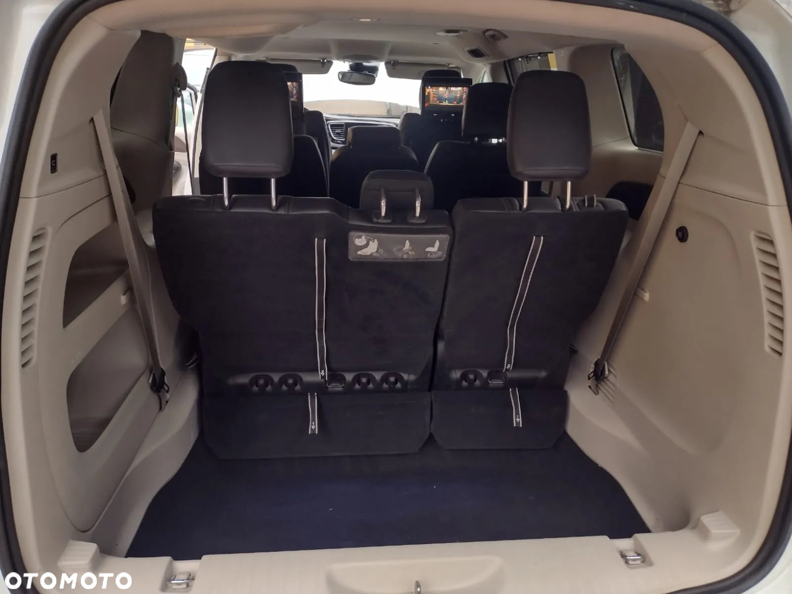 Chrysler Pacifica - 20