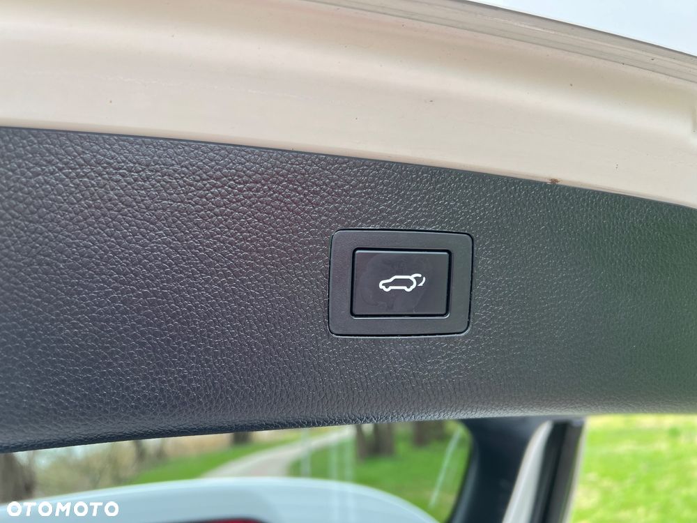 Hyundai i40 Kombi 1.7 CRDi DCT Premium - 23