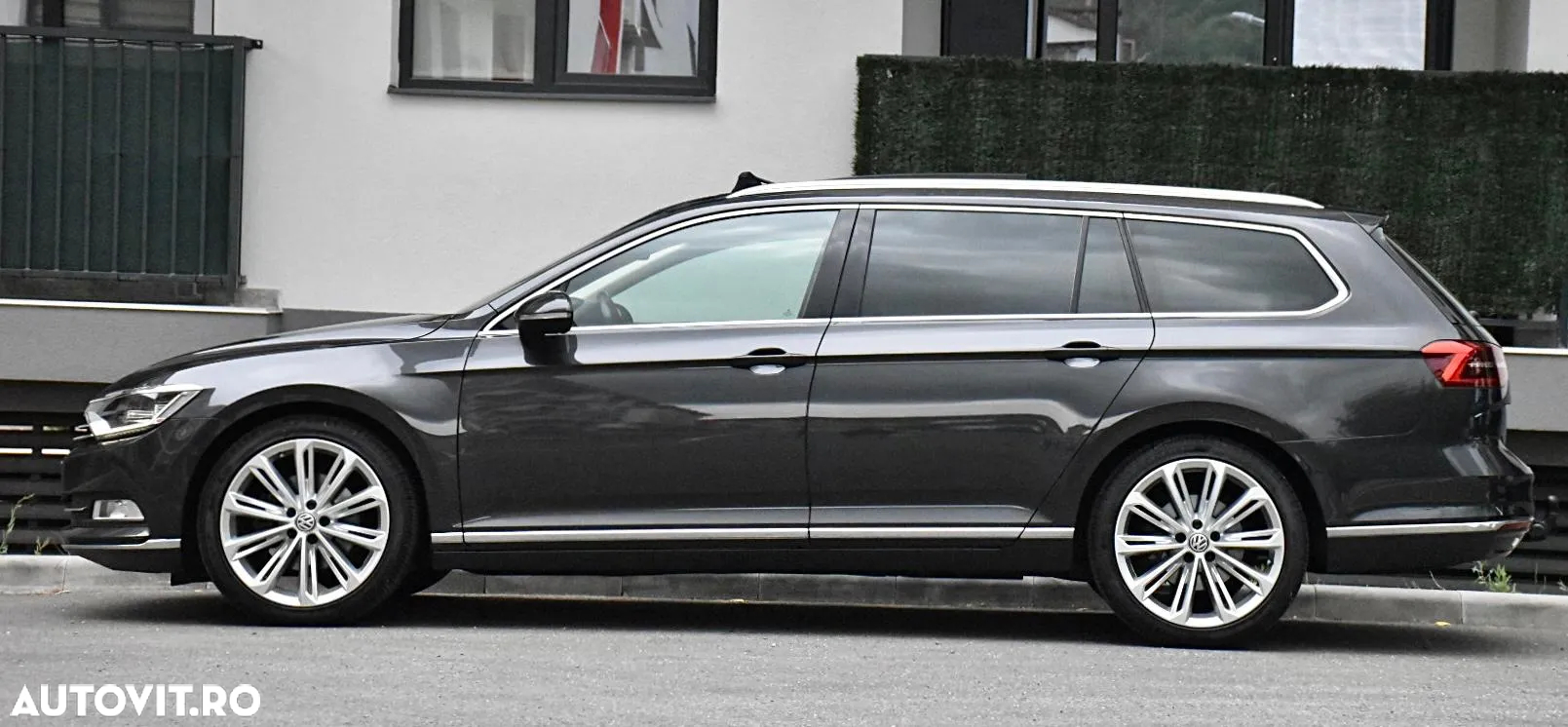 Volkswagen Passat Variant 2.0 TDI SCR DSG BlueMotion Highline - 9
