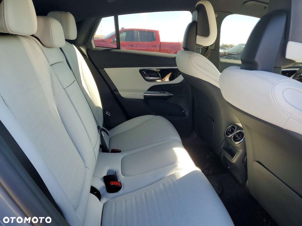 Mercedes-Benz GLC 300 4Matic 9G-TRONIC Avantgarde Advanced - 6