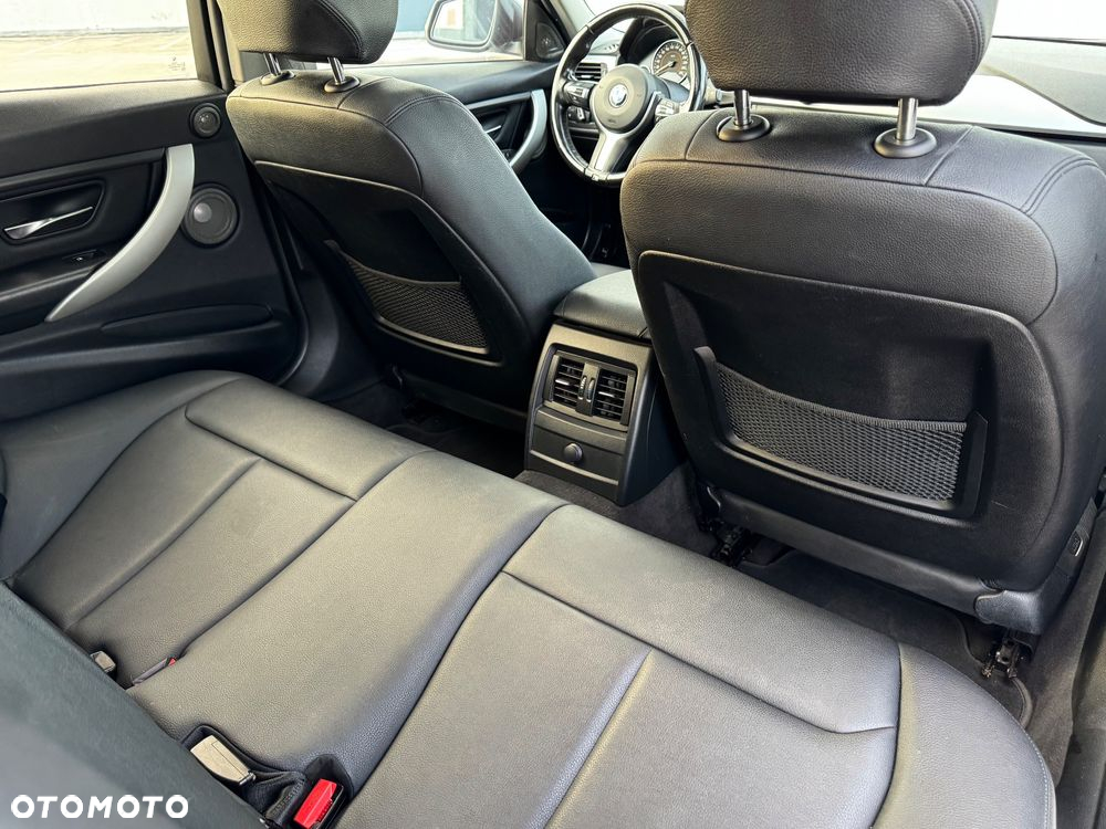 BMW Seria 3 328i Sport Line - 14