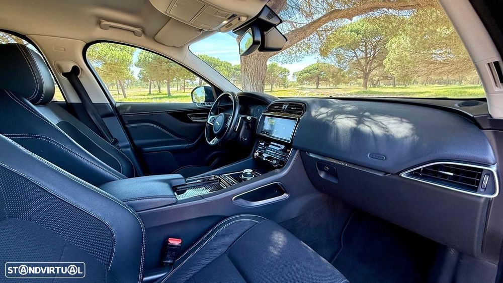 Jaguar F-Pace 25d AWD Aut. R-Sport - 25