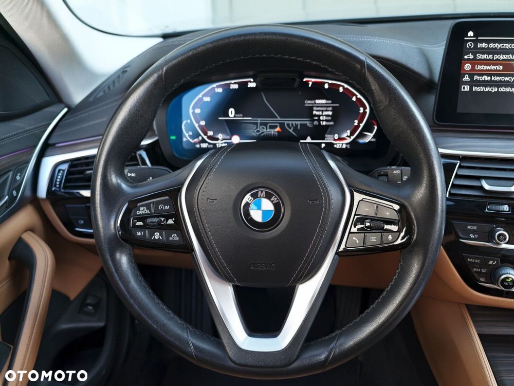 BMW Seria 5 530i xDrive mHEV Luxury Line - 8