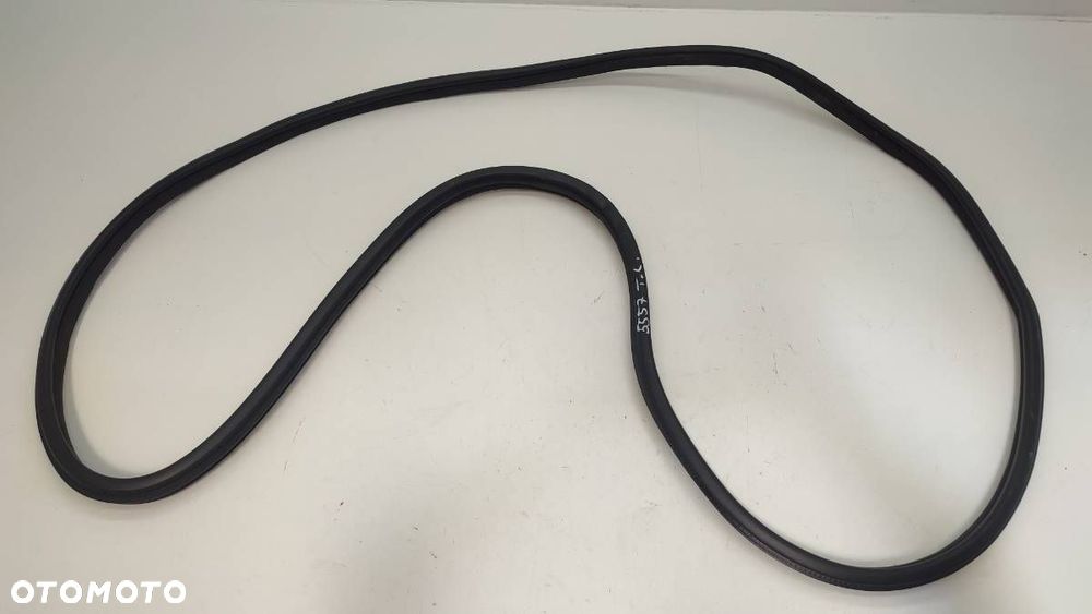 USZCZELKA DRZWI LEWA TYŁ INFINITI Q50 CZARNA - 1