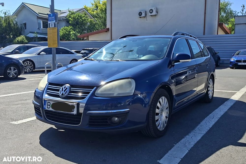 Volkswagen Golf - 1