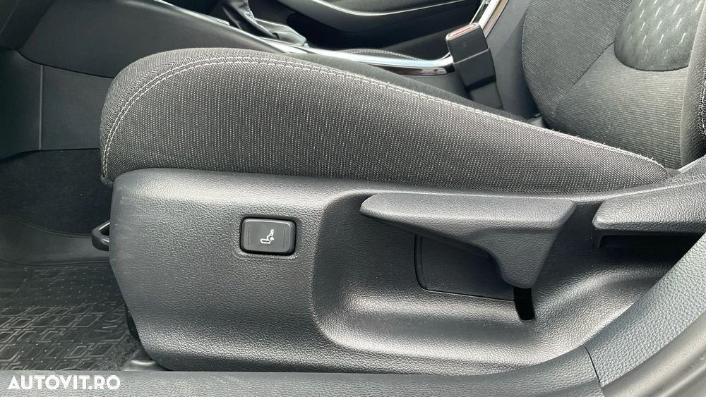 Toyota Corolla 1.8 HSD Business - 19