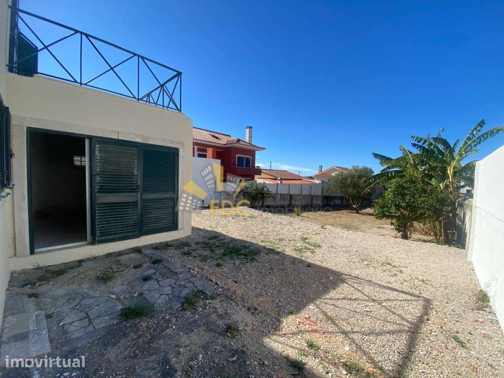 Moradia T4 em Bicesse | Amplo Terreno e Excelente Potencial |Marque... - Grande imagem: 5/60
