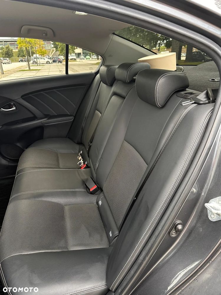 Toyota Avensis 2.0 Premium MS - 6