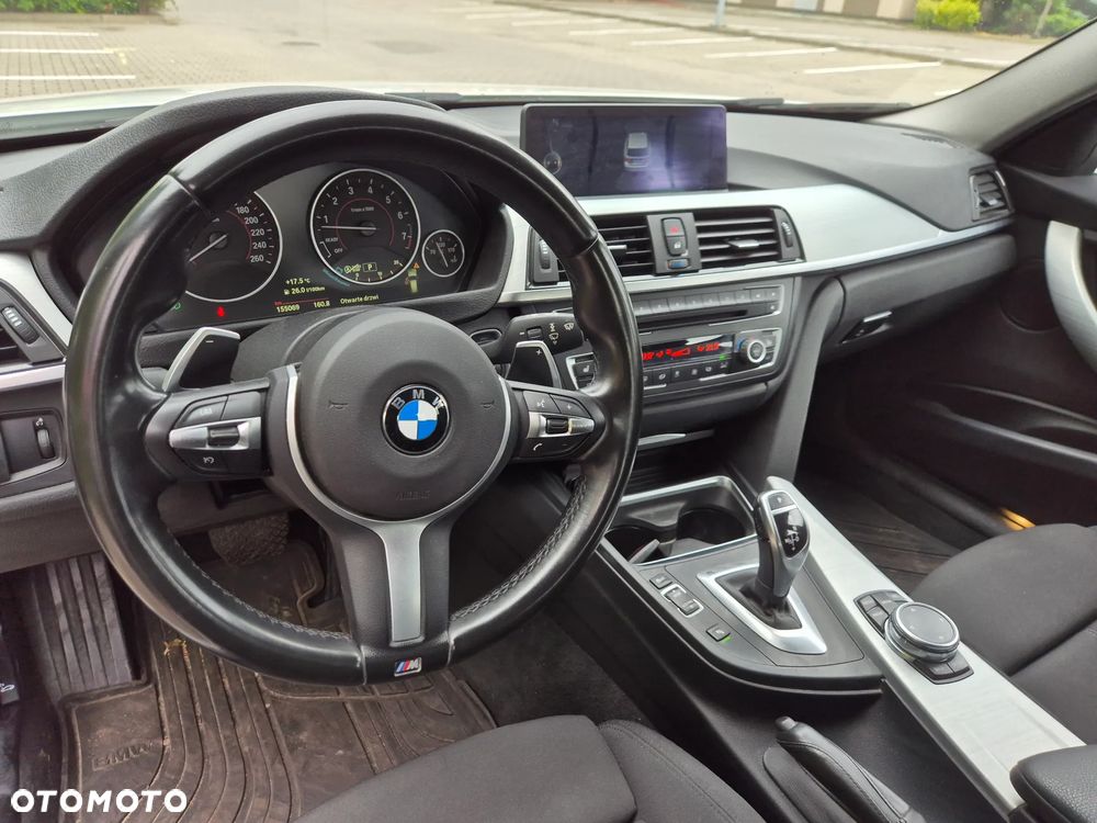BMW Seria 3 335i xDrive Sport Line - 26