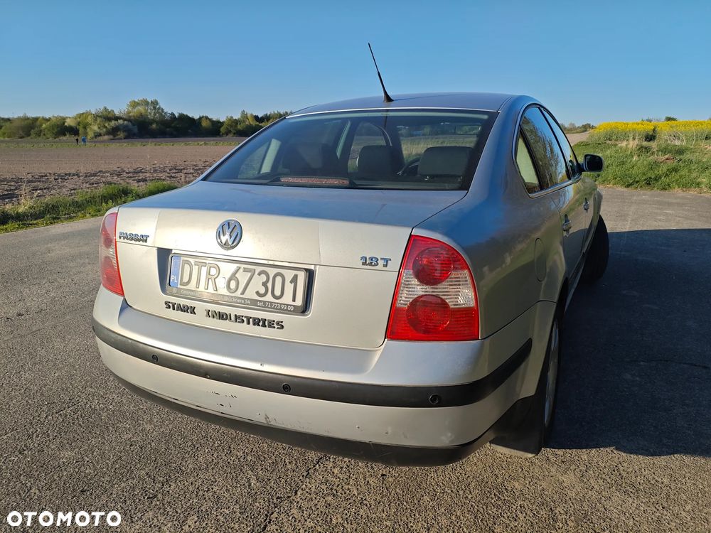 Volkswagen Passat 1.8T Trendline - 5