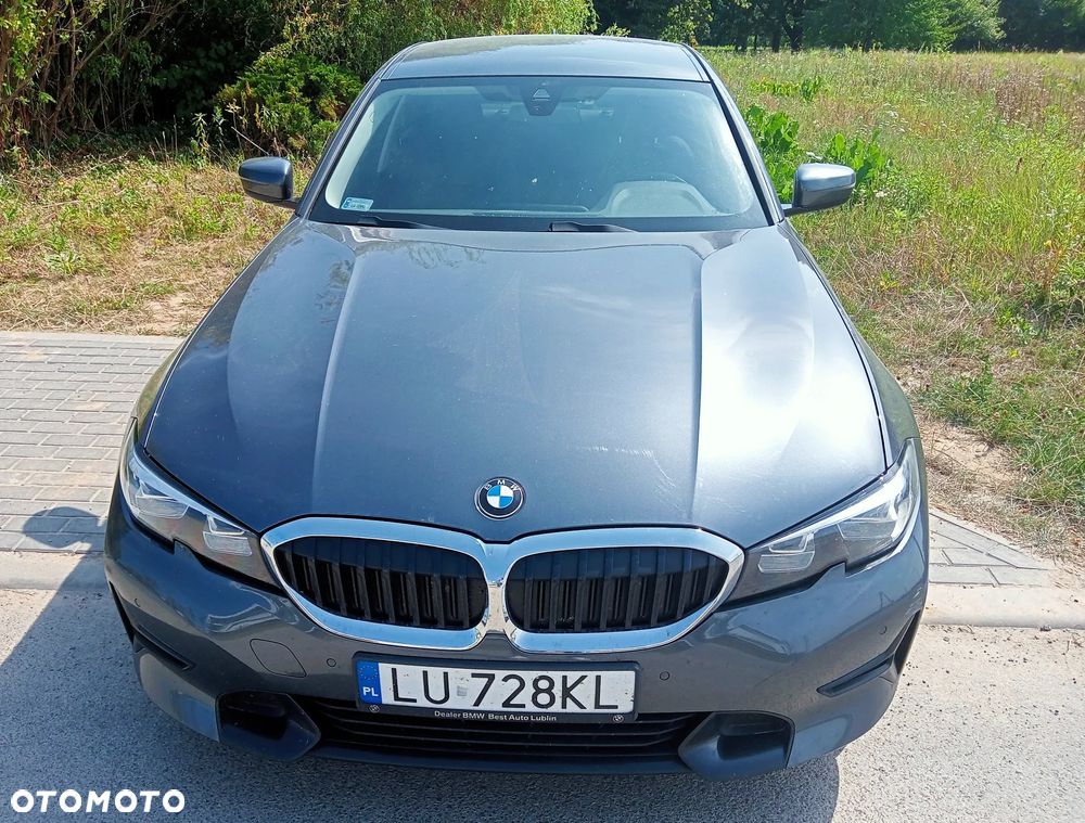 BMW Seria 3 320d xDrive Sport Line - 2