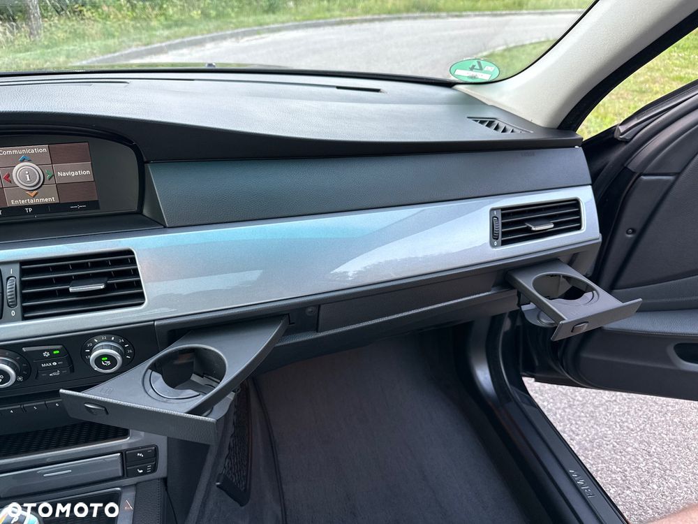 BMW Seria 5 520d - 27