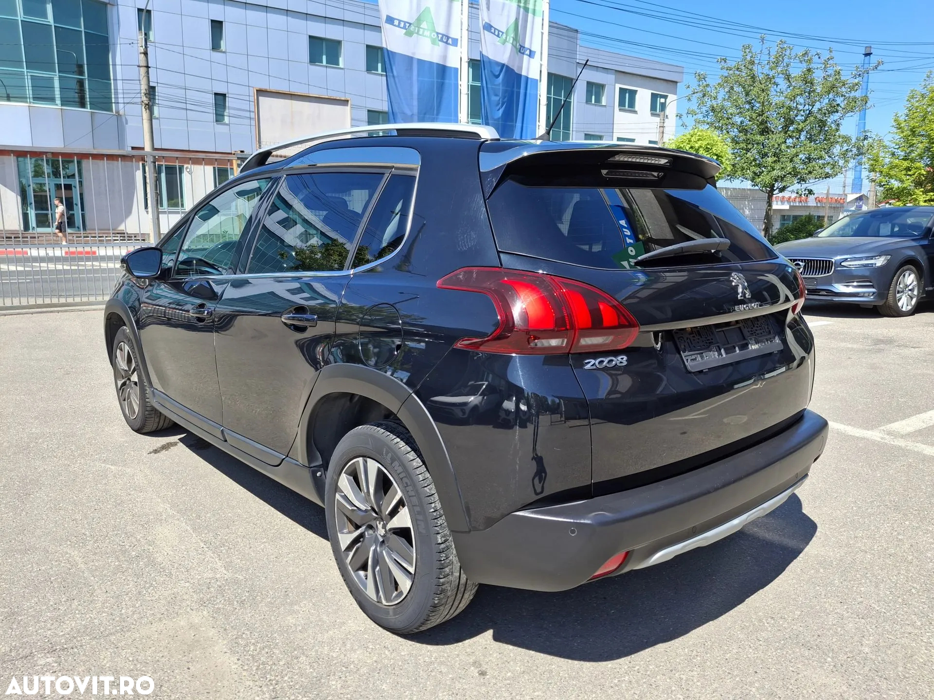 Peugeot 2008 - 6