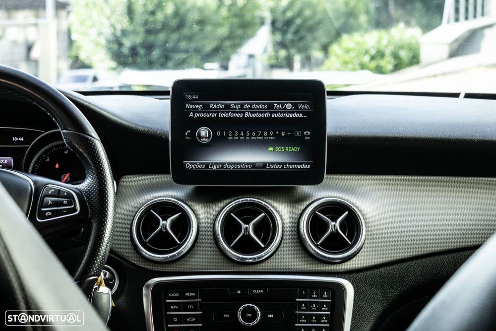 Mercedes-Benz CLA 200 - 32