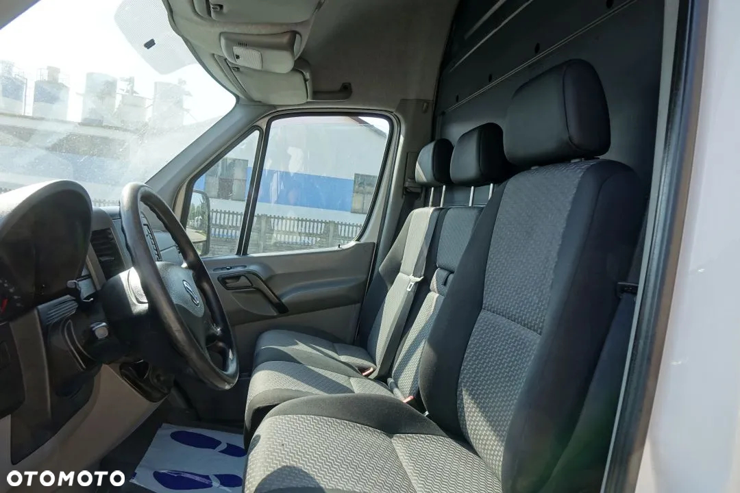 Volkswagen CRAFTER / L2H2 FURGON / BLASZAK / 2.0 / 136KM / BAGAŻNIK DACHOWY - 19