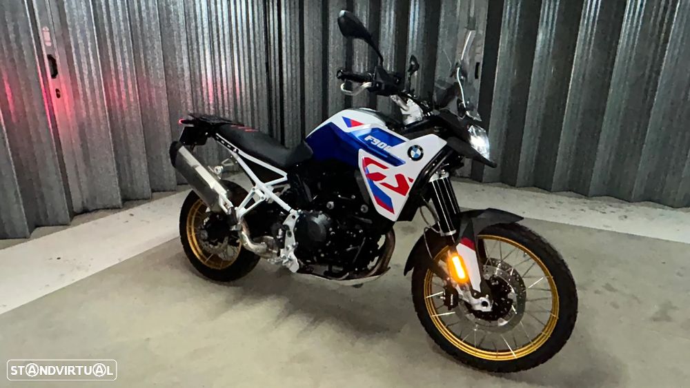 BMW F 900 GS Lightwhite / Racing Blue Metalizado (Versão GS Trophy) - 40