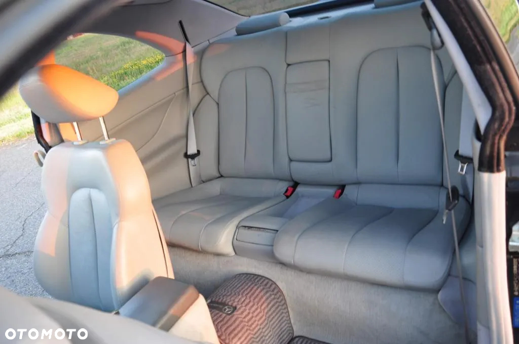Mercedes-Benz CLK 320 - 12