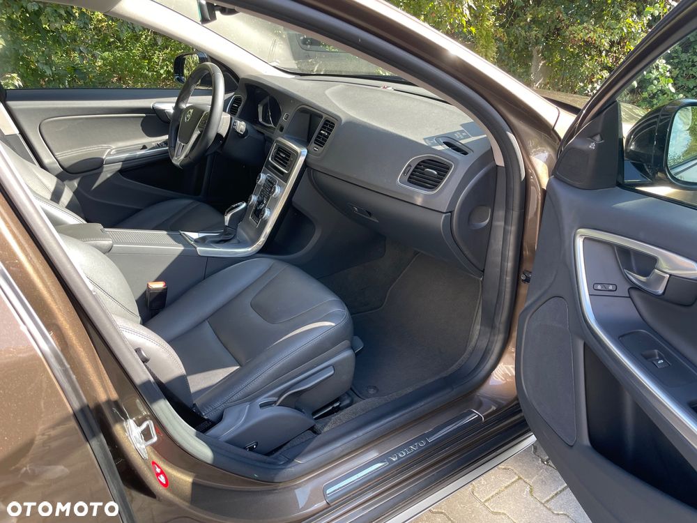 Volvo V60 Cross Country T5 AWD Summum - 15