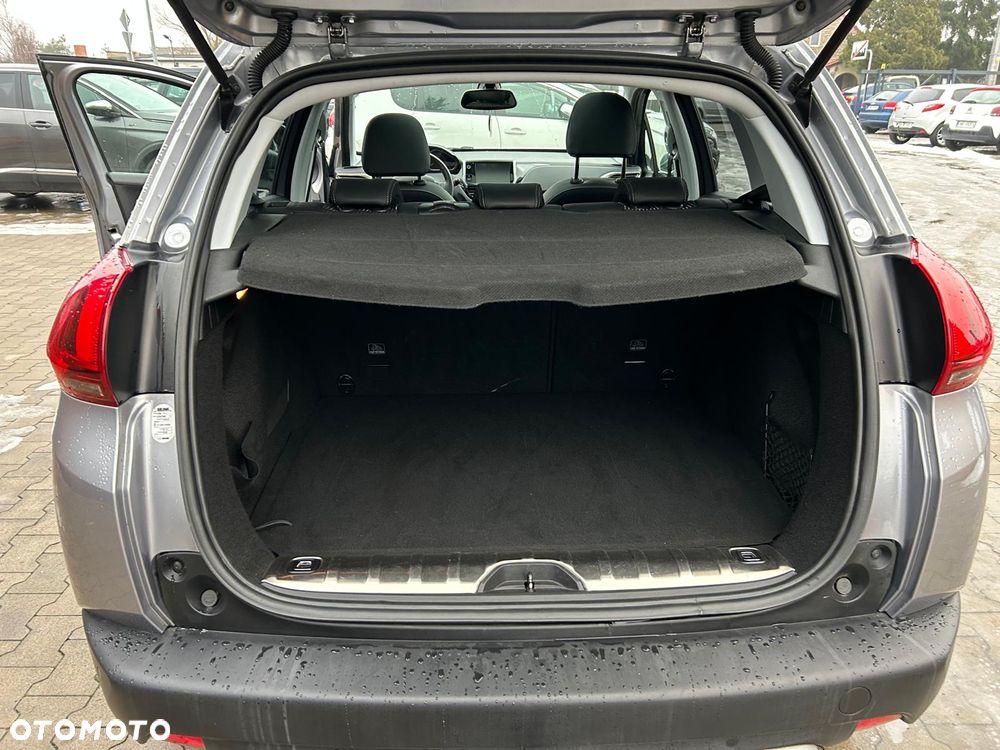 Peugeot 2008 1.2 Pure Tech Allure S&S - 25