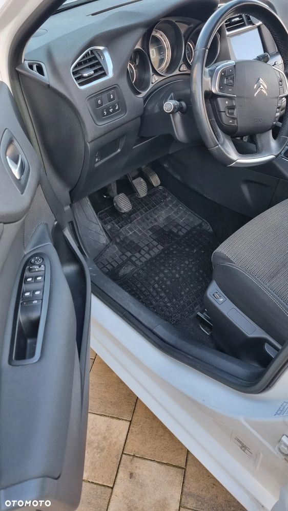 Citroën C4 1.2 e-THP Exclusive - 8