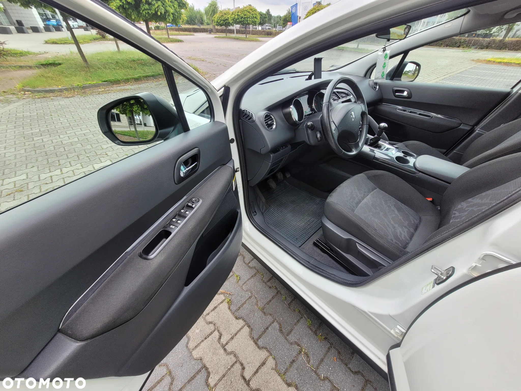 Peugeot 3008 1.6 Premium - 12