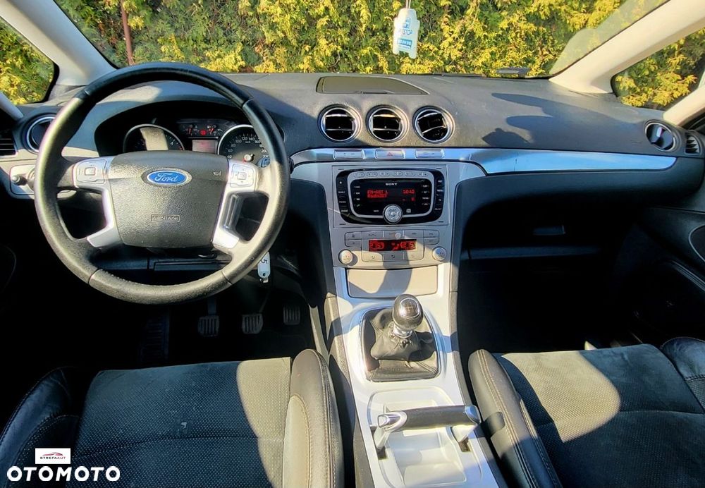 Ford S-Max - 21