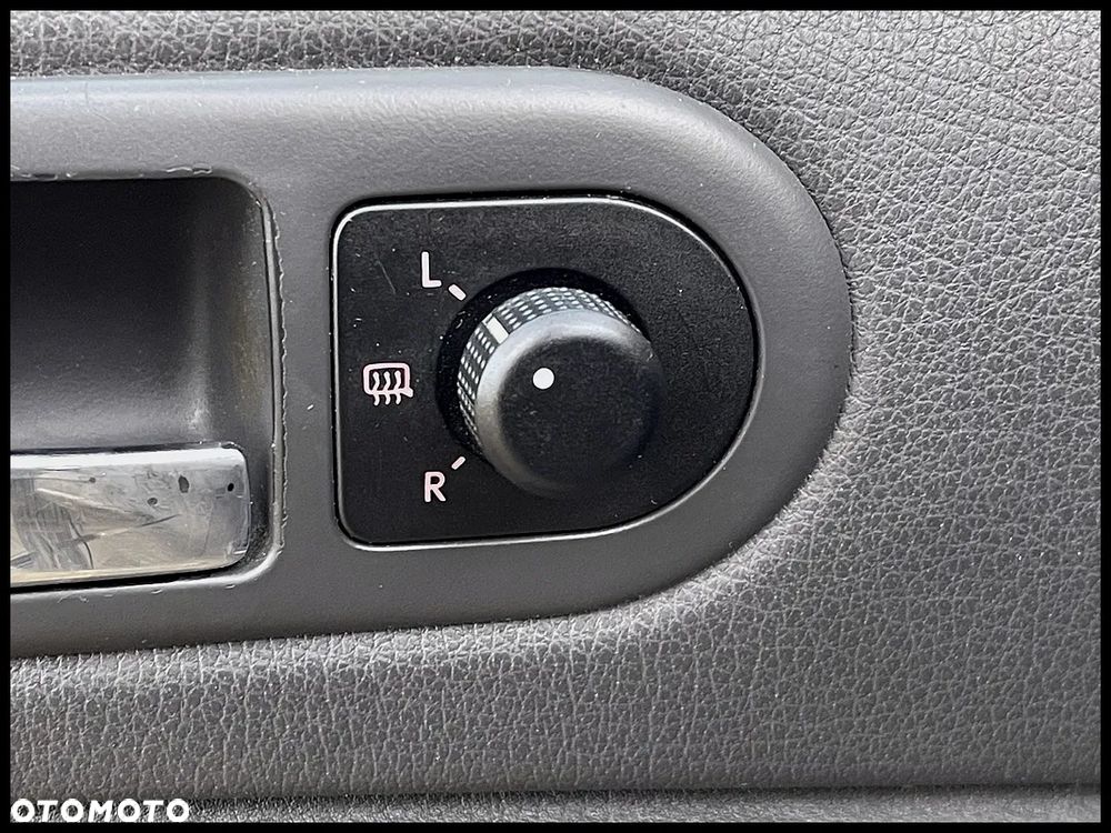 Volkswagen Passat - 25