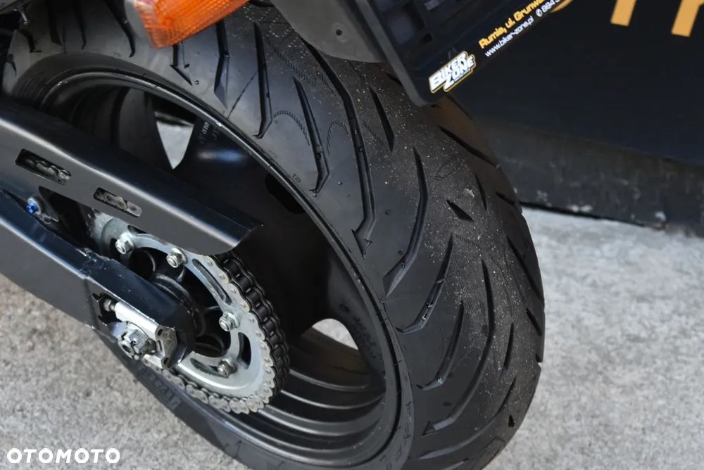 Yamaha FZR - 17