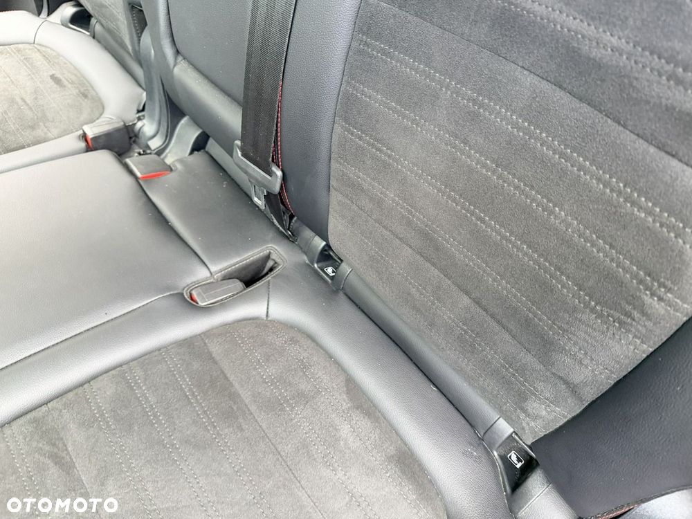 Ford Kuga - 25