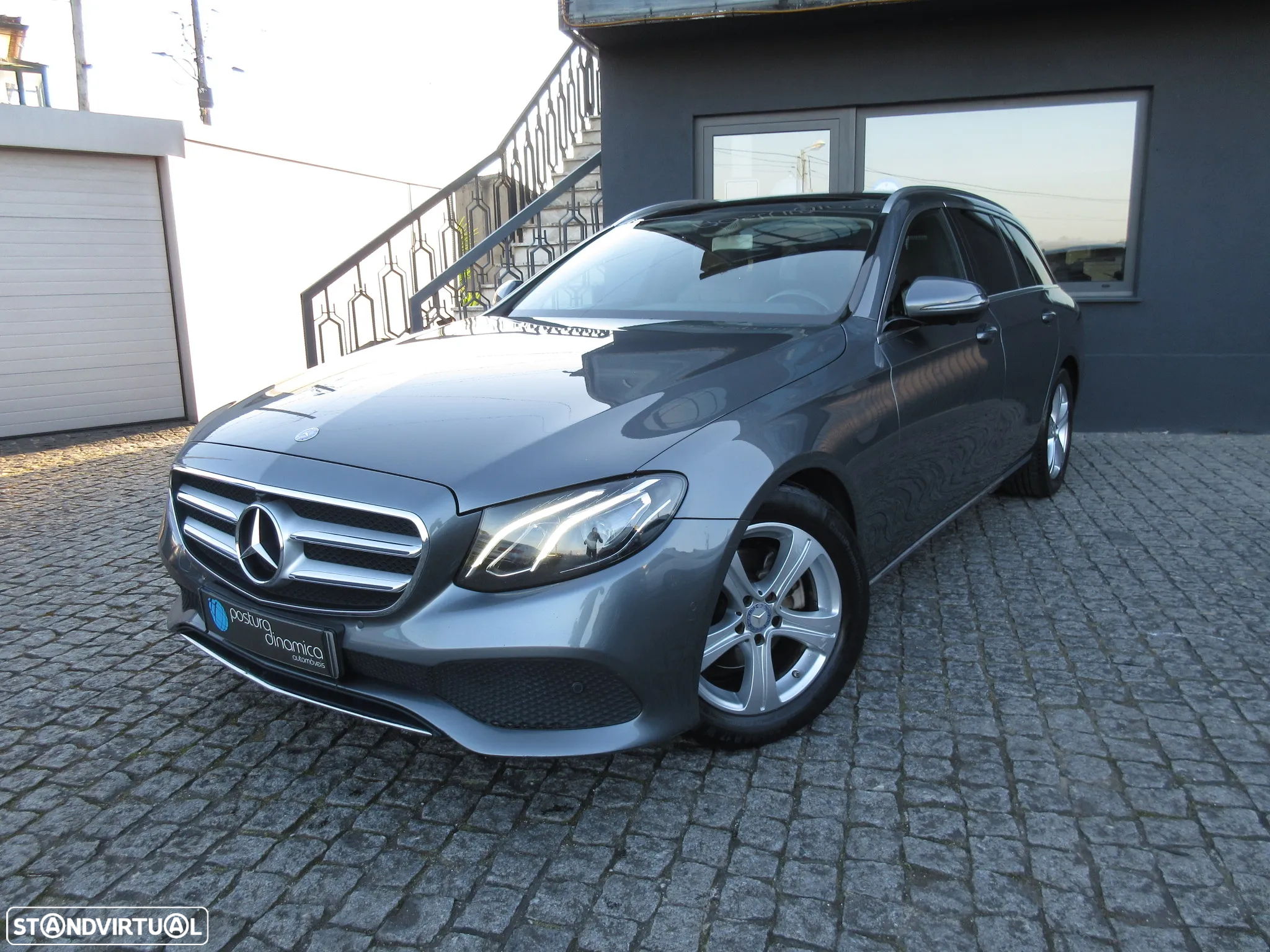 Mercedes-Benz E 200 - 3