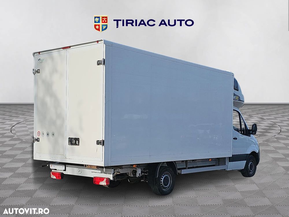Mercedes-Benz Sprinter - 5