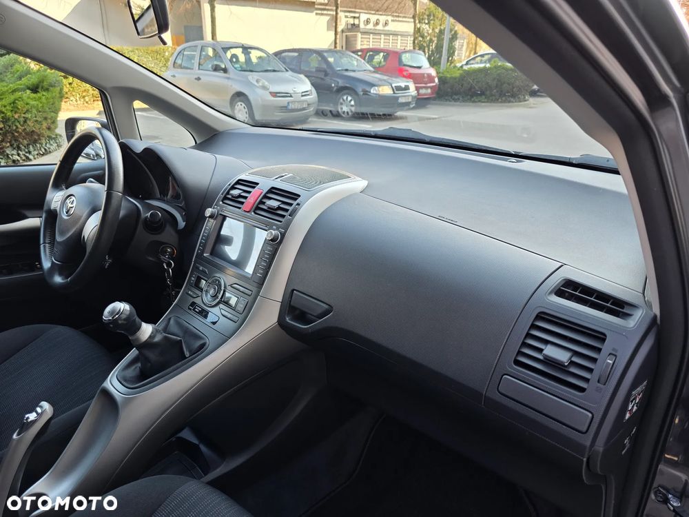 Toyota Auris - 23