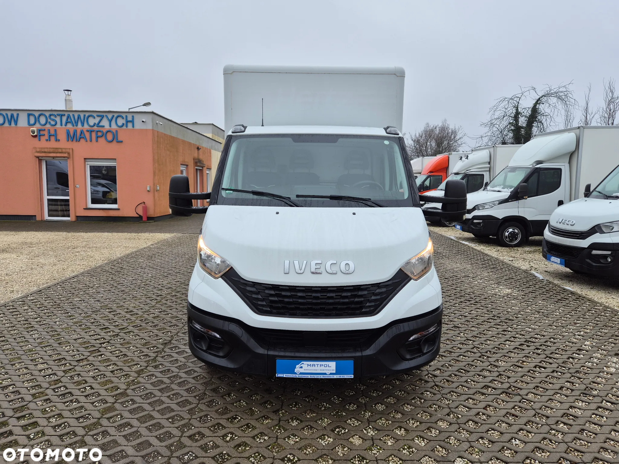 Iveco Daily 35C16, kontener 4.40m, winda 750KG - 2