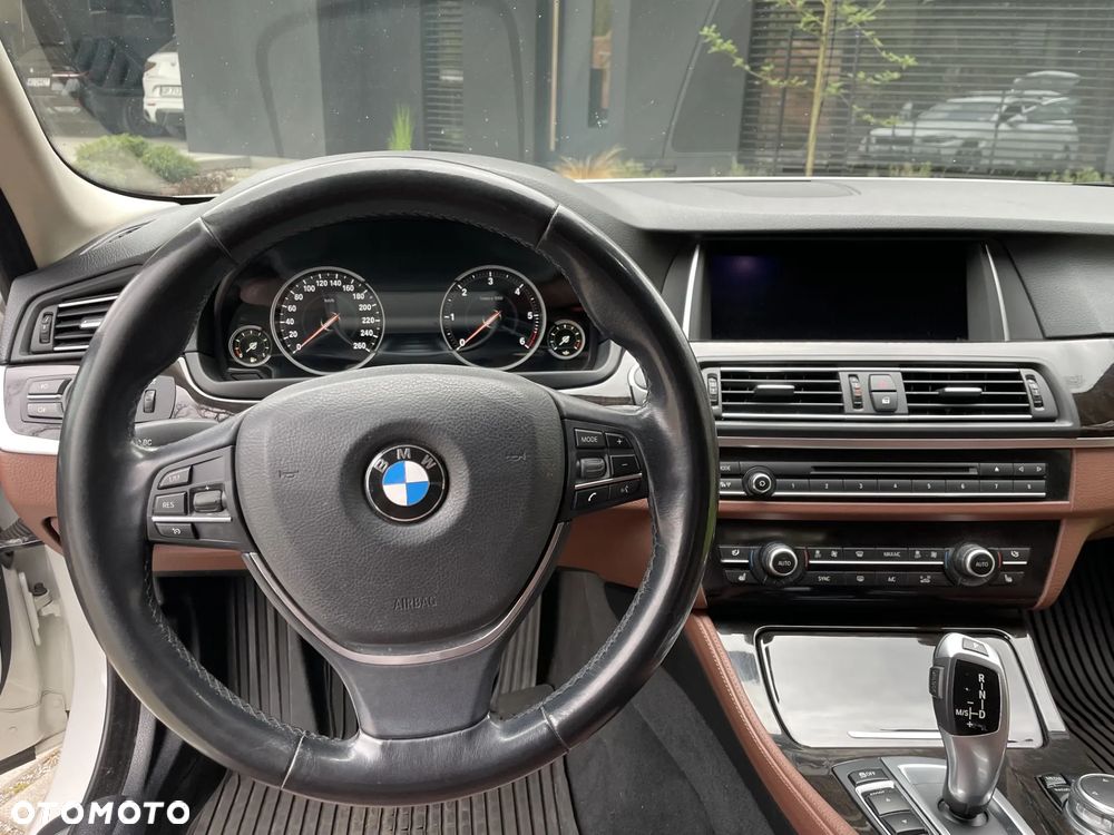 BMW Seria 5 520d xDrive Luxury Line - 15