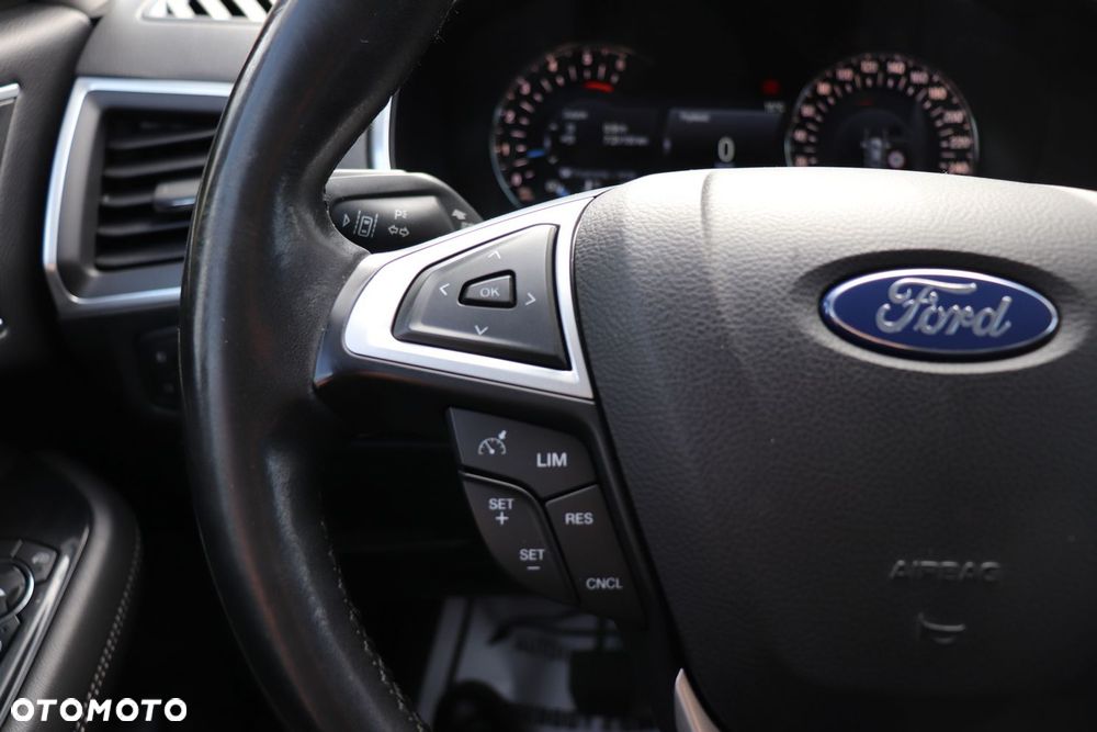 Ford S-Max - 13