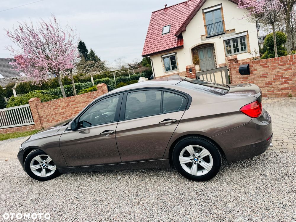 BMW Seria 3 316d DPF Edition Exclusive - 32