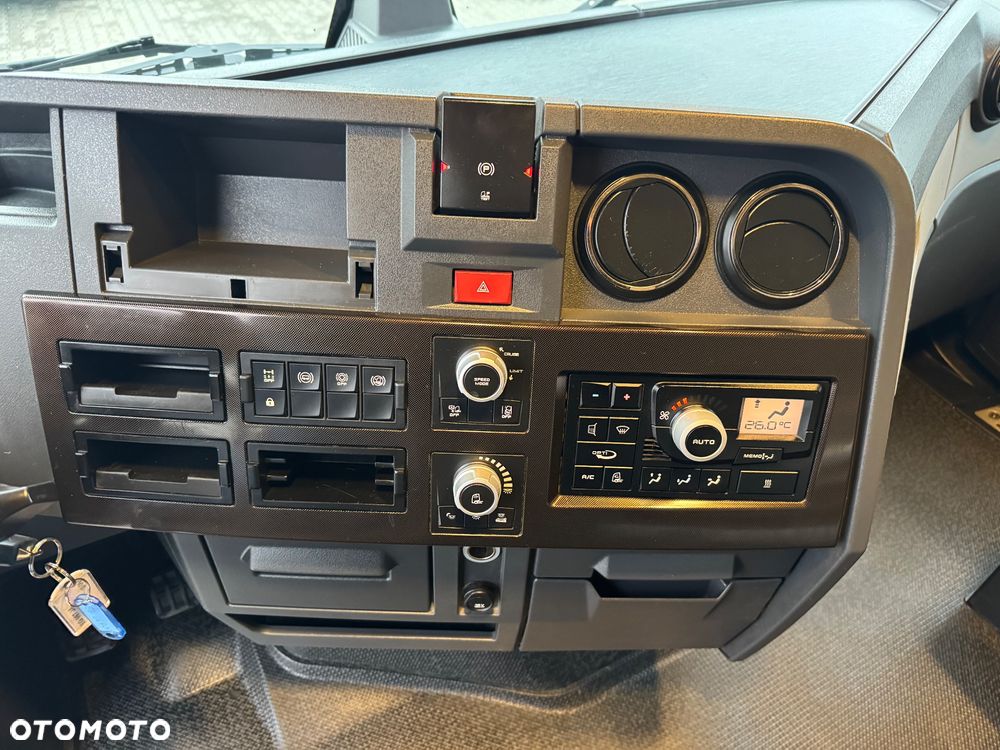 Renault T480 HIGH BICOOL 2 ZBIORNIKI OPONY 80% - 29