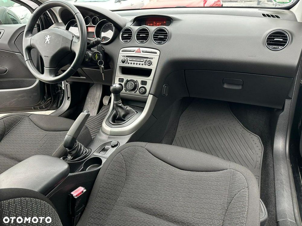 Peugeot 308 - 8
