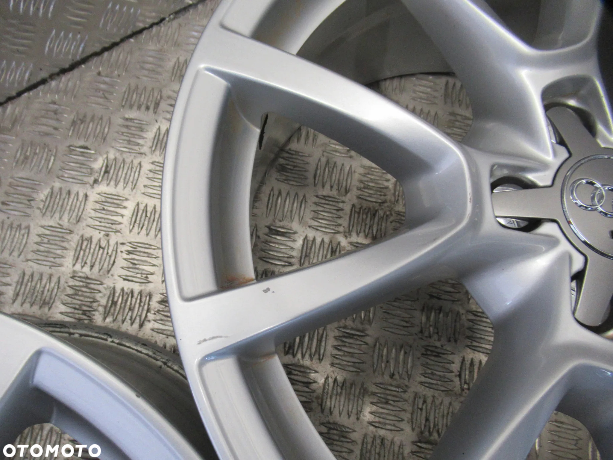 Felgi Audi Q2 Q3 Q5 A4 B8 B9 A6 8Jx18 et39 5x112 - 7