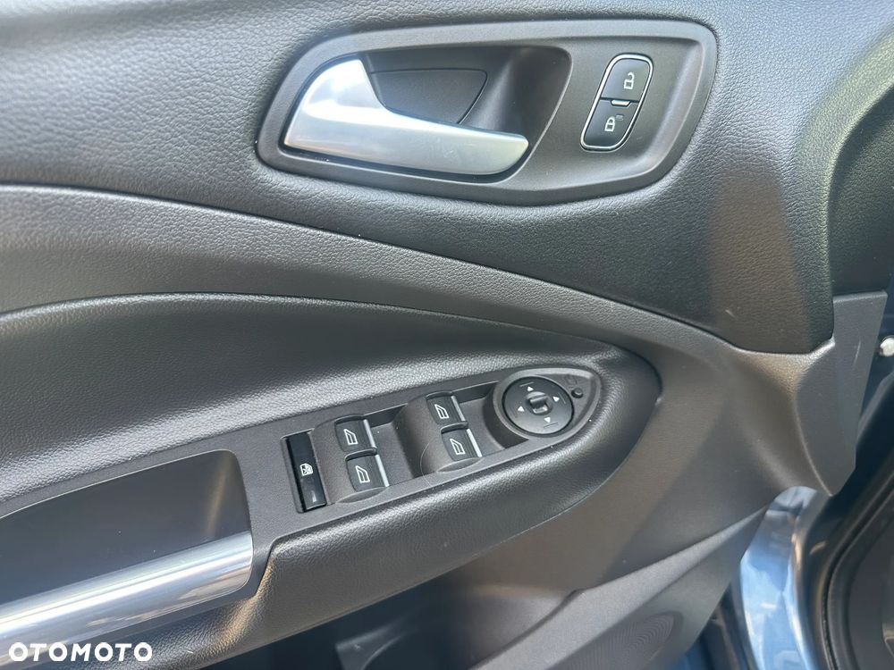 Ford Kuga 2.0 TDCi 2x4 ST-Line - 19