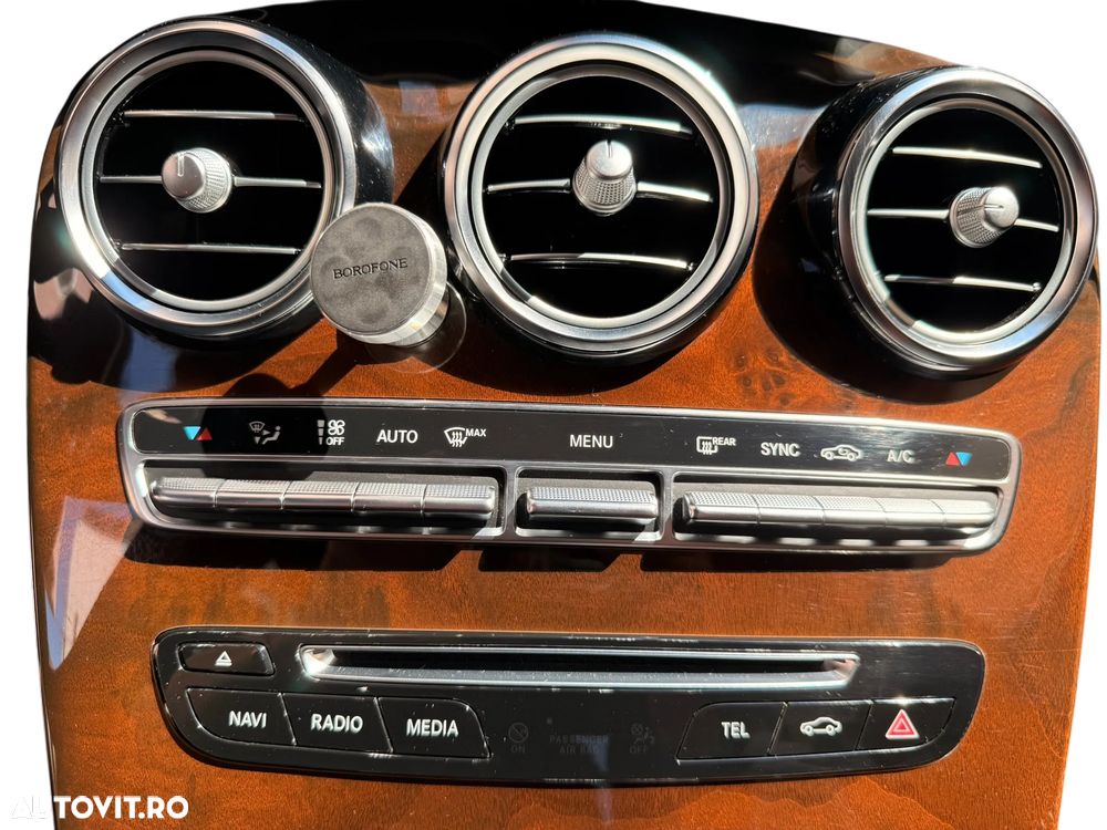 Mercedes-Benz GLC - 23