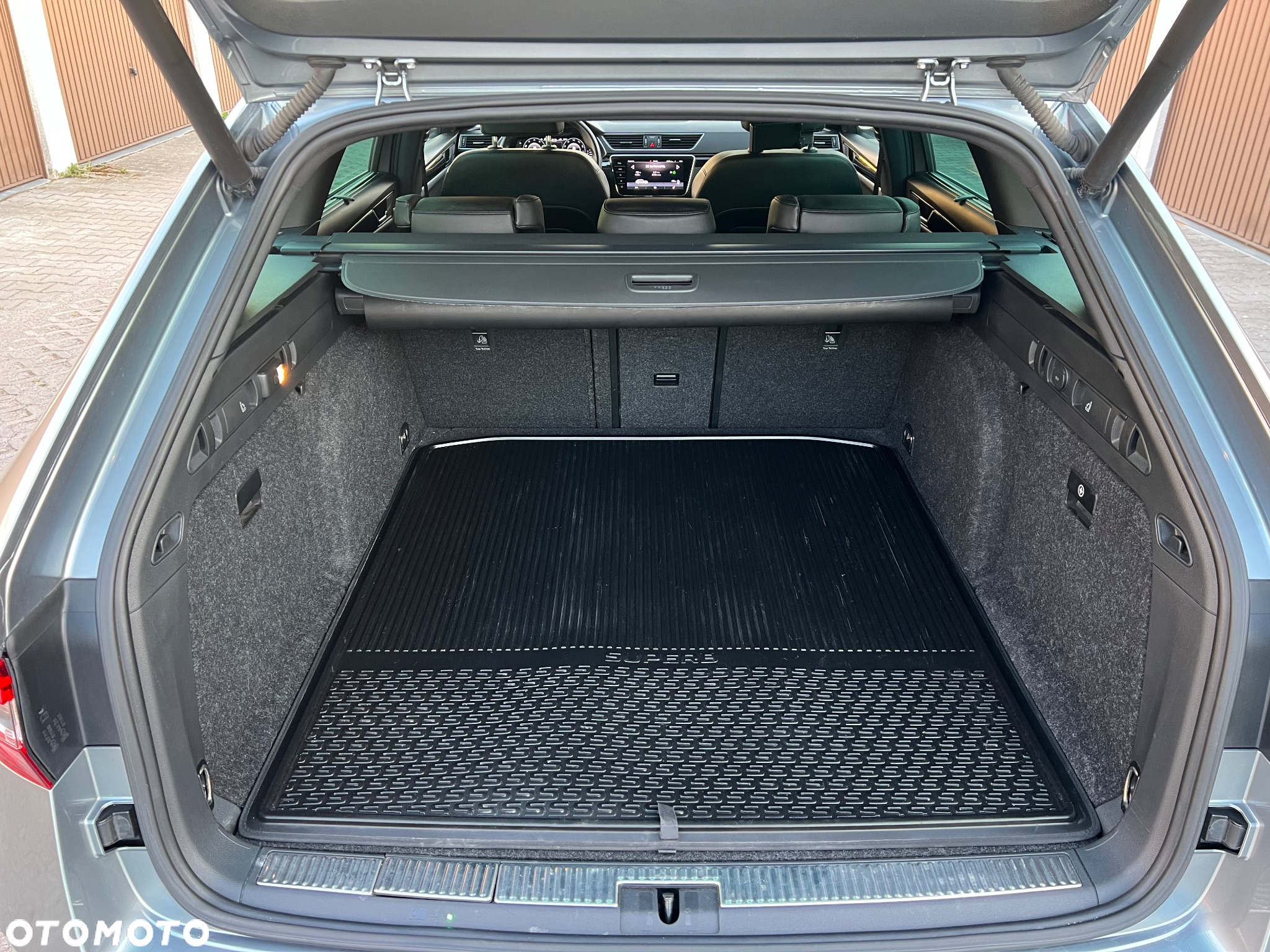 Skoda Superb 2.0 TSI 4x4 L&K DSG - 9