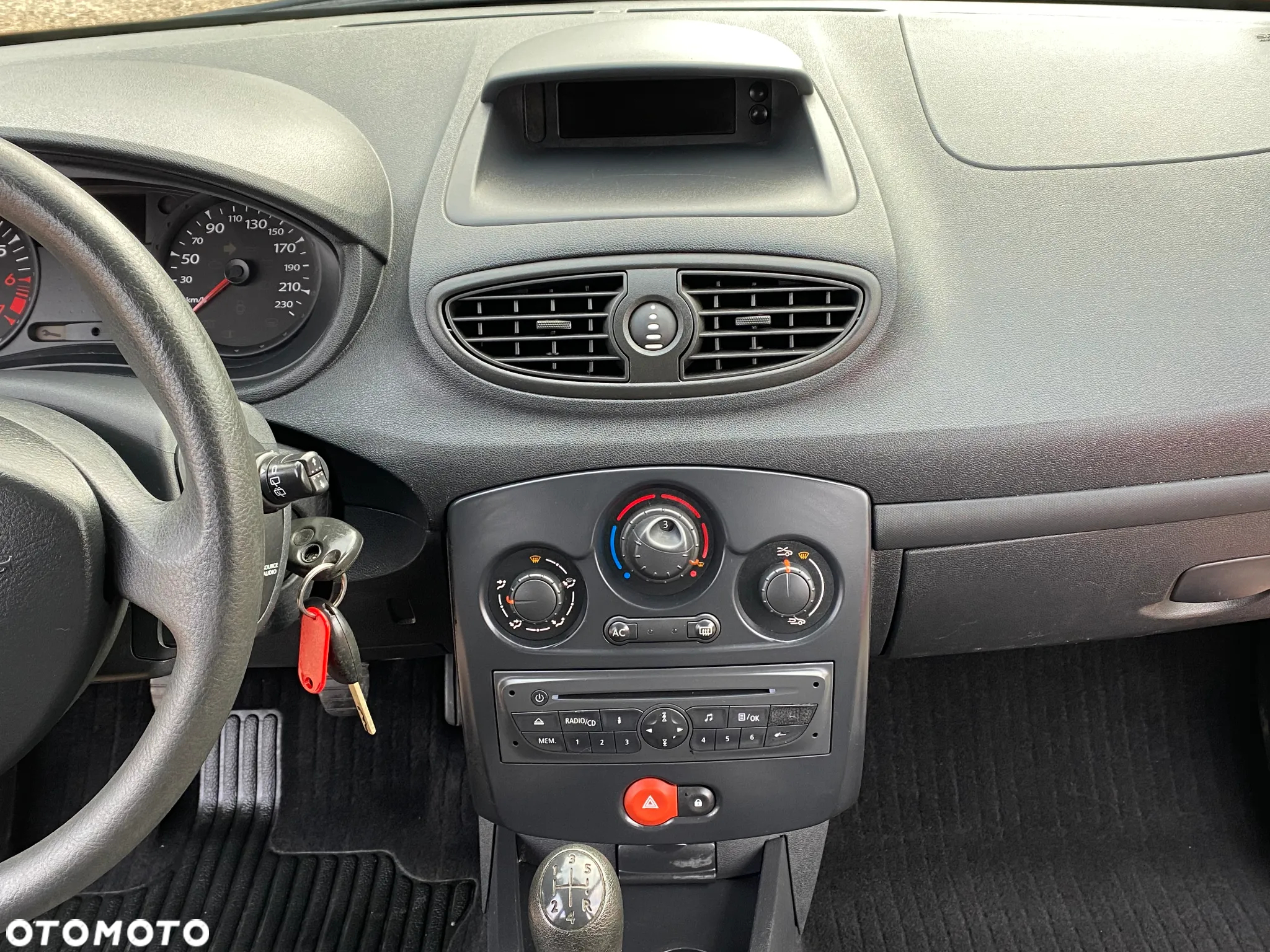 Renault Clio 1.2 16V 75 Expression - 26