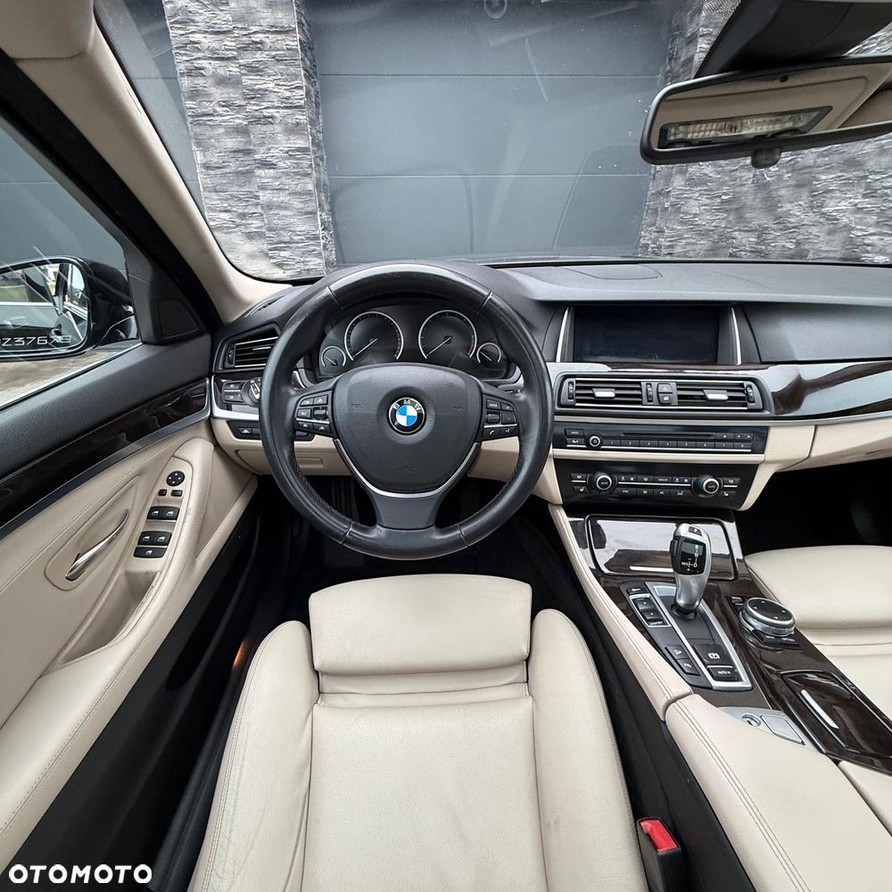BMW Seria 5 525d xDrive Sport-Aut Modern Line - 21
