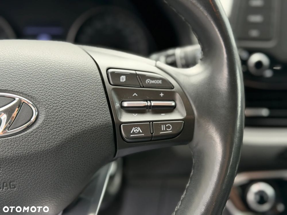 Hyundai i30 1.5 DPI Classic + - 16