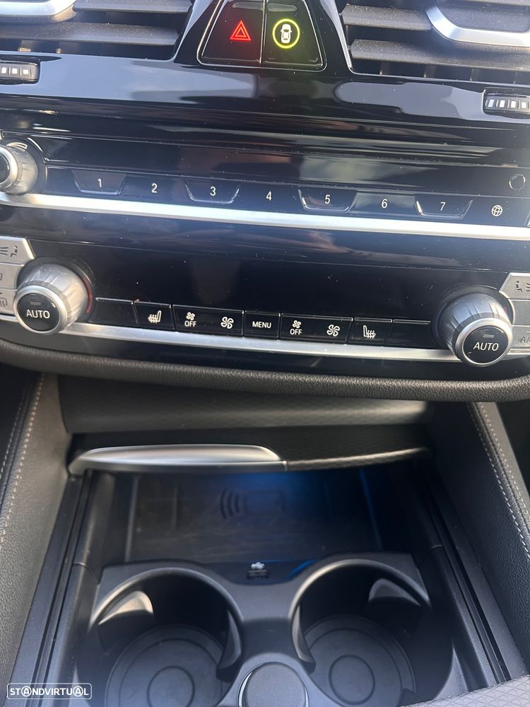 BMW 530 e Pack Desportivo M - 26