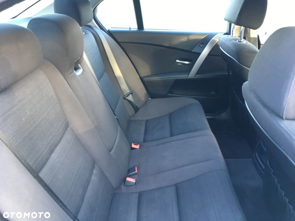 BMW Seria 5 523i - 10