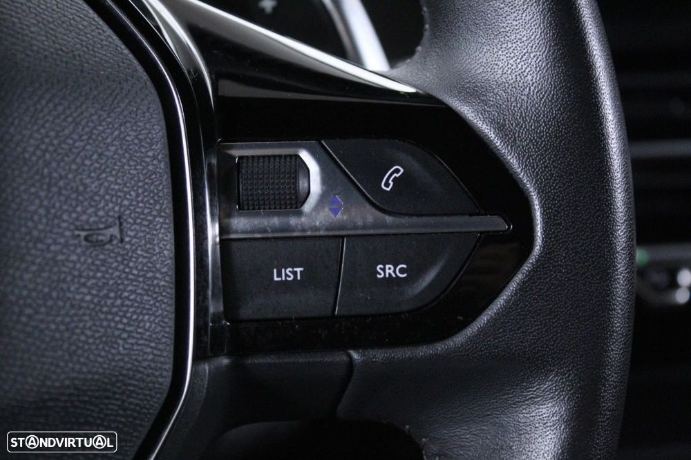 Peugeot 2008 1.5 BlueHDi Active Pack EAT8 - 23