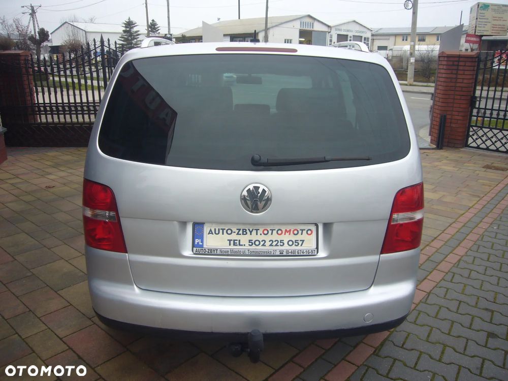 Volkswagen Touran 2.0 TDI DPF Highline - 8
